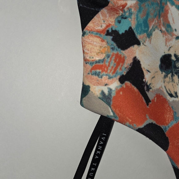 Ivanka Trump, Curvy Floral Starburst Sheath Dress Zipper Size 6 Small to Medium - Picture 11 of 11